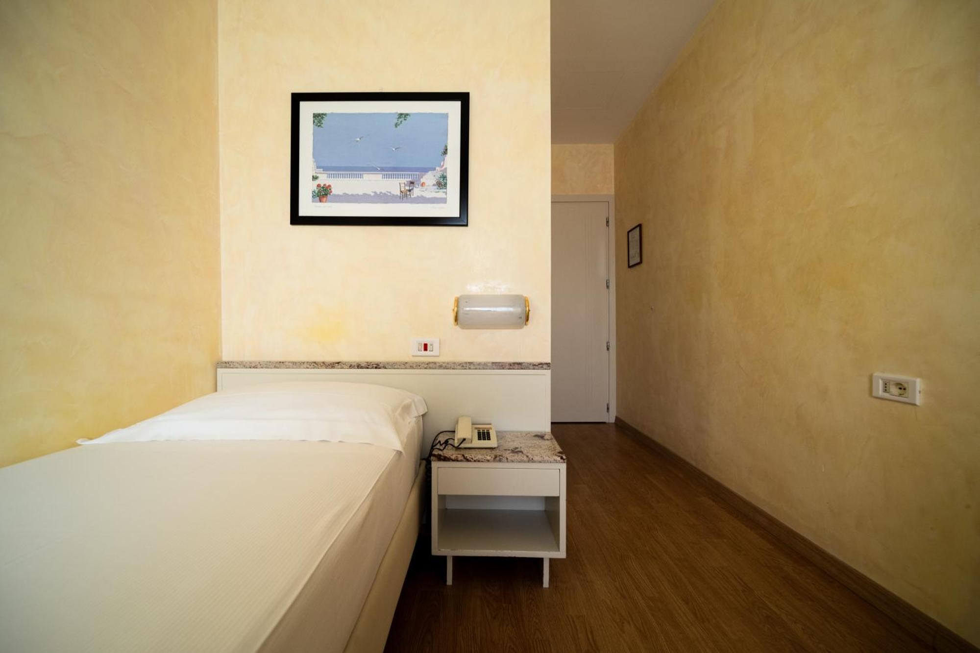 Hotel Rosabianca Rimini Kültér fotó