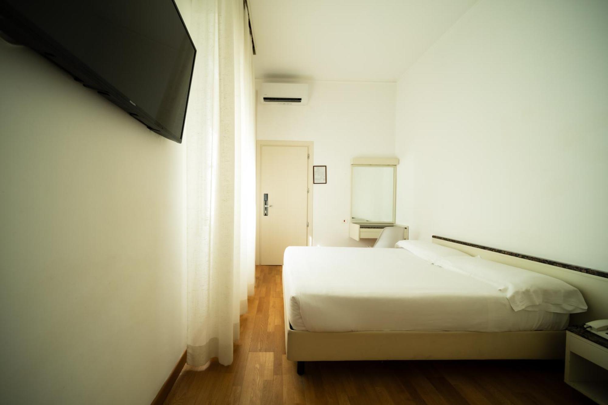 Hotel Rosabianca Rimini Kültér fotó