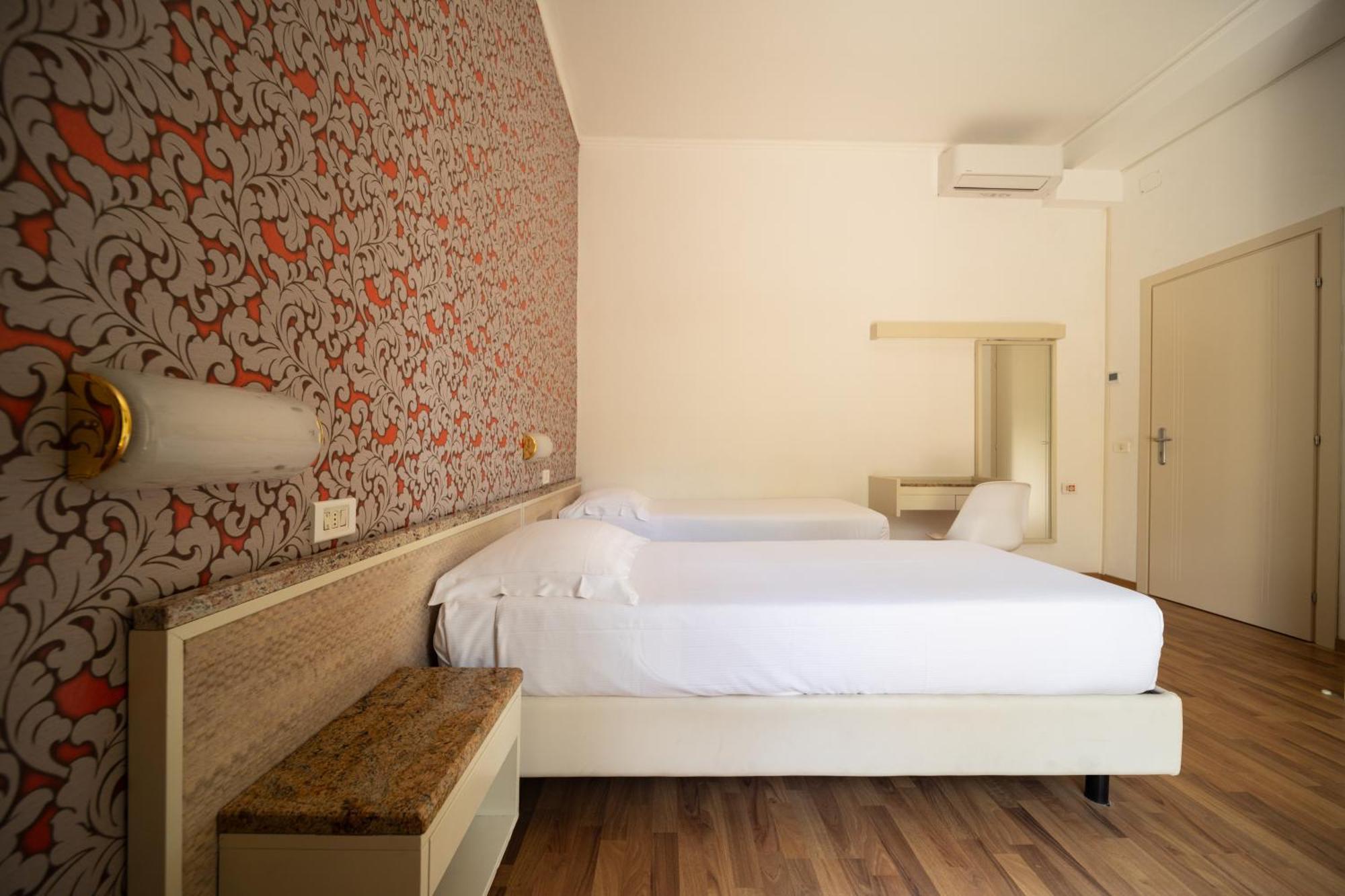 Hotel Rosabianca Rimini Kültér fotó