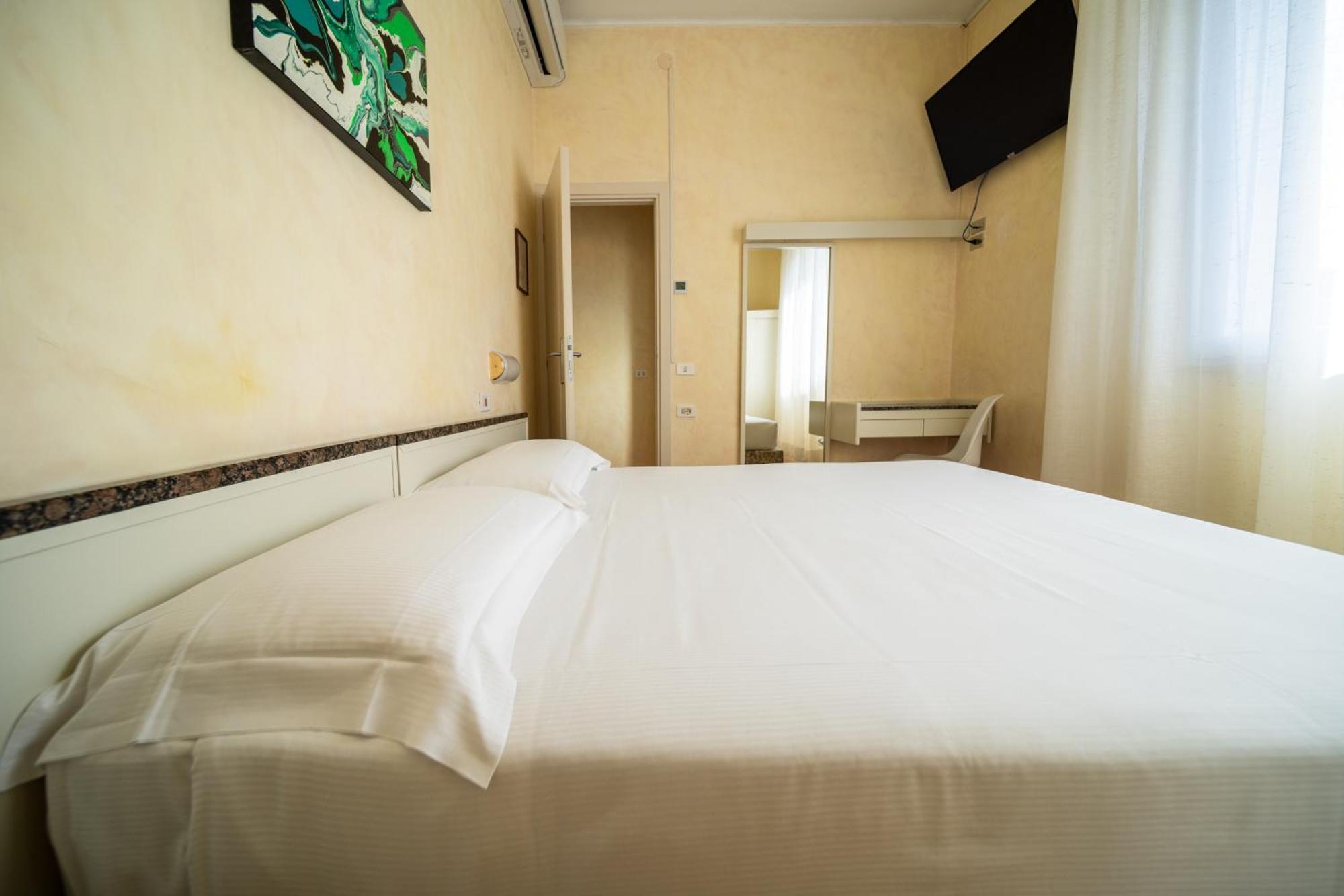 Hotel Rosabianca Rimini Kültér fotó