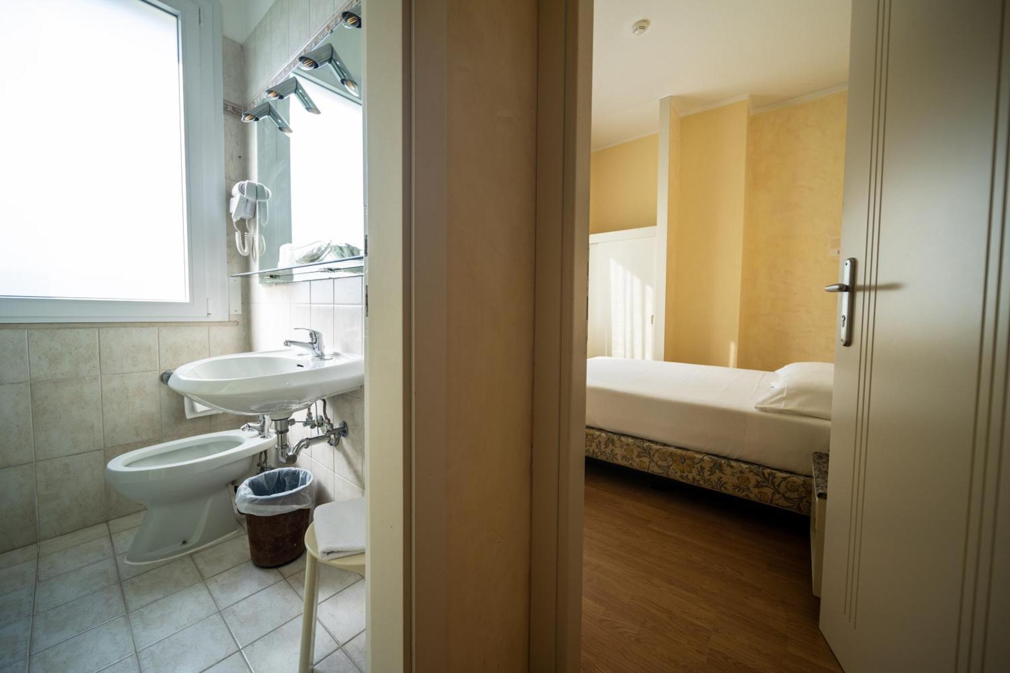 Hotel Rosabianca Rimini Kültér fotó