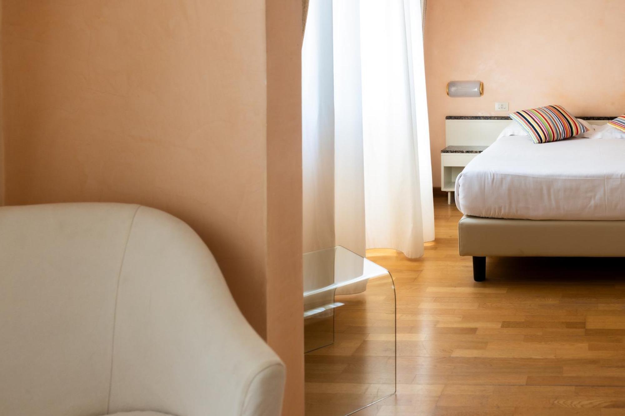 Hotel Rosabianca Rimini Kültér fotó