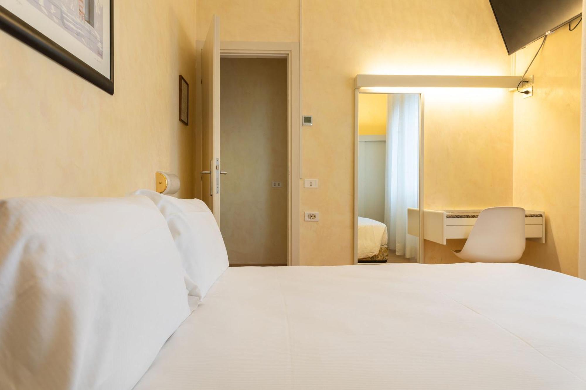 Hotel Rosabianca Rimini Kültér fotó